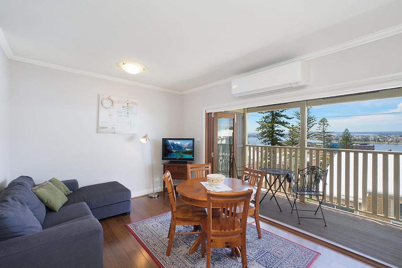 Newcastle Short Stay Accommodation - Vista Apartment Екстер'єр фото