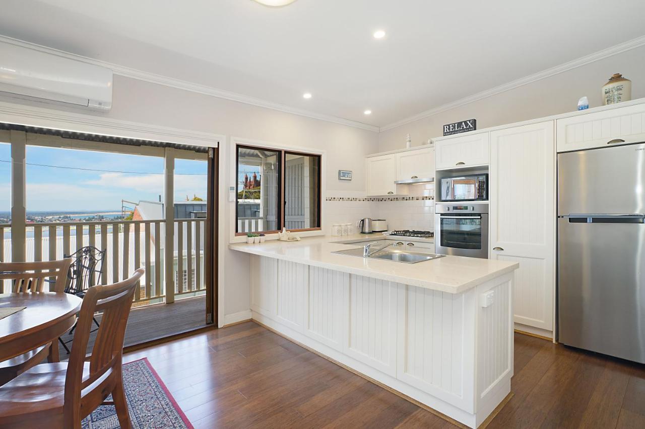 Newcastle Short Stay Accommodation - Vista Apartment Екстер'єр фото