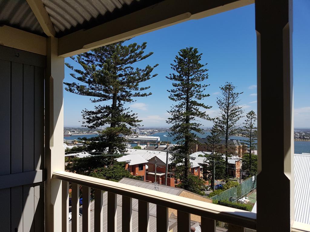 Newcastle Short Stay Accommodation - Vista Apartment Екстер'єр фото