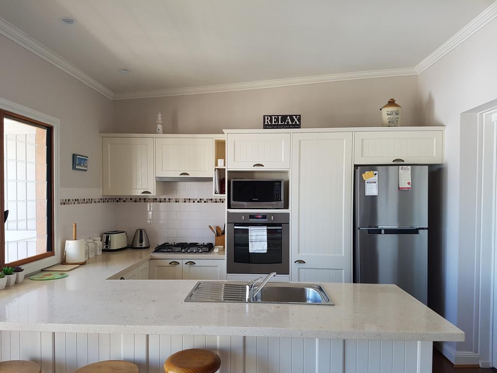 Newcastle Short Stay Accommodation - Vista Apartment Екстер'єр фото
